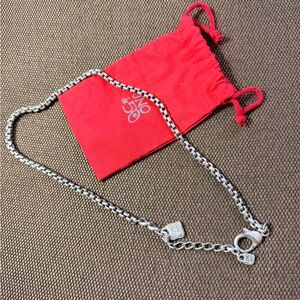 UNO de 50 Silver Necklace with Red Pouch